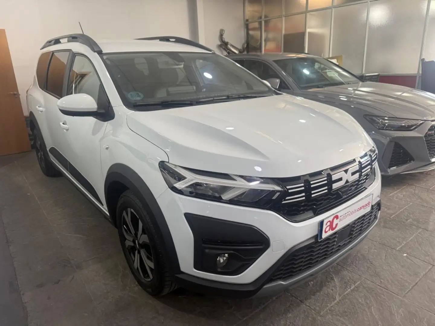 Dacia Jogger 1.0 TCe Expression 81kW 7pl. Blanco - 2