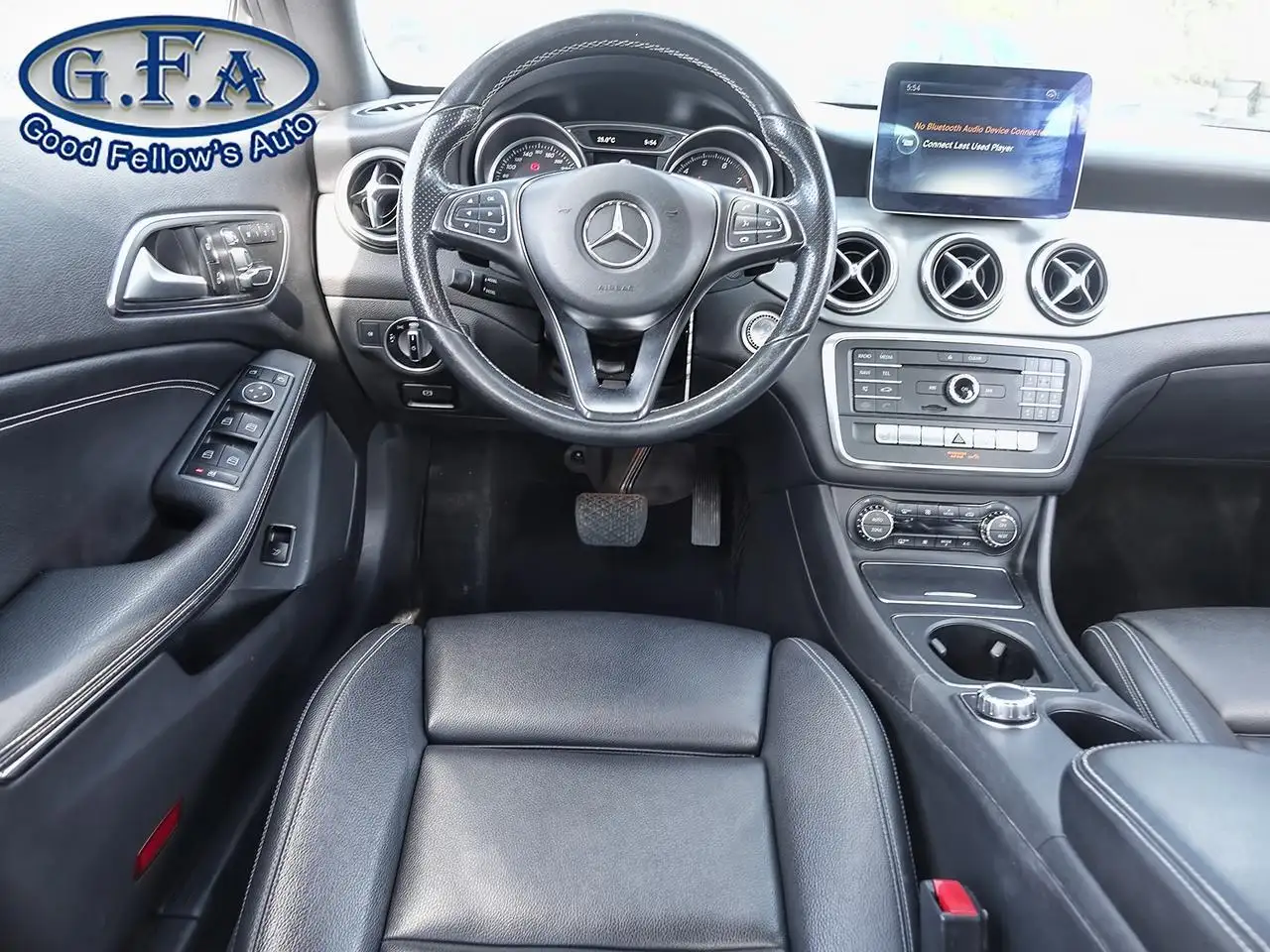 Mercedes-Benz CLA снимка Mercedes-Benz CLA