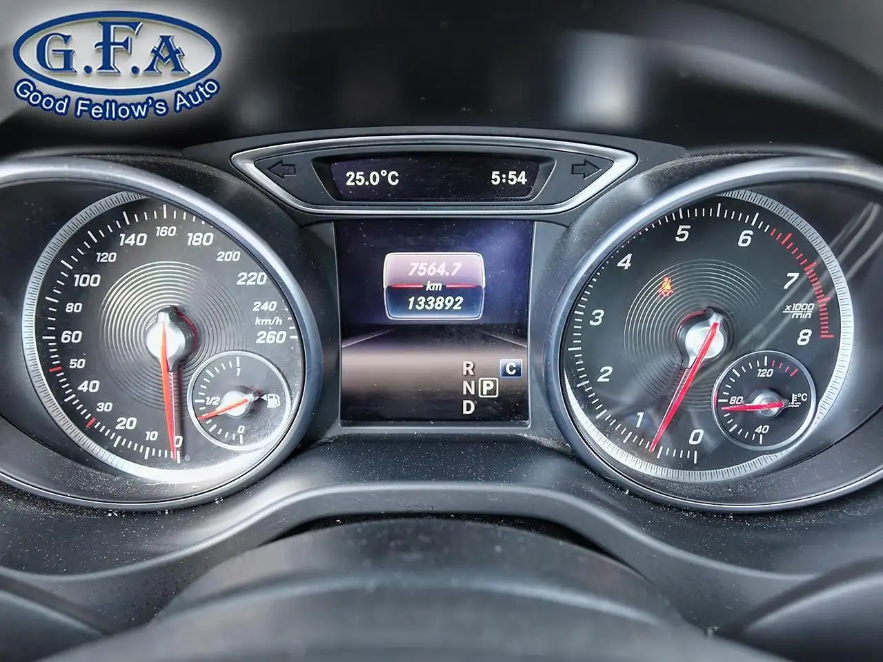 Mercedes-Benz CLA снимка Mercedes-Benz CLA