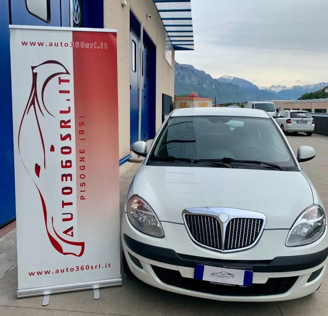 Lancia Ypsilon 1.2 69 CV Diva NEOPATENTATI Bianco - 1