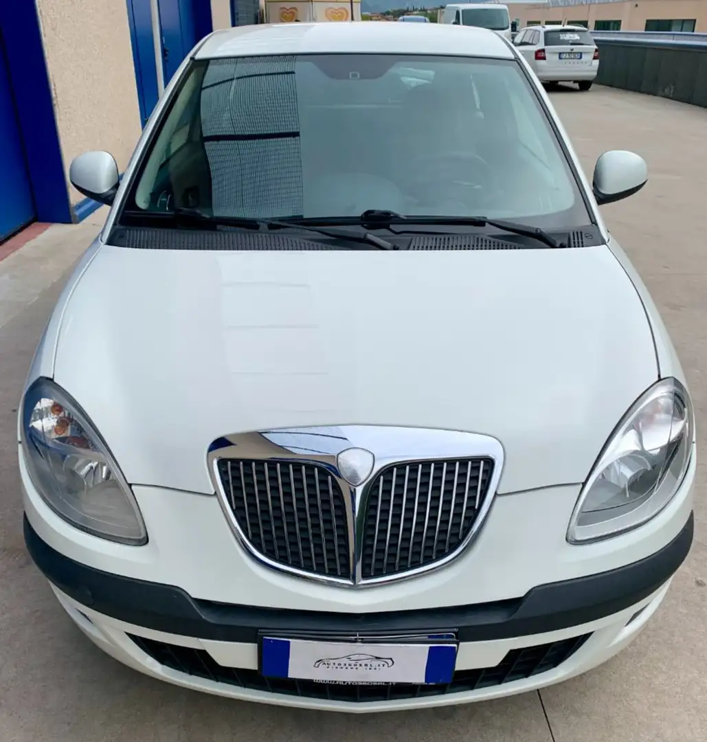 Lancia Ypsilon 1.2 69 CV Diva NEOPATENTATI Bianco - 2