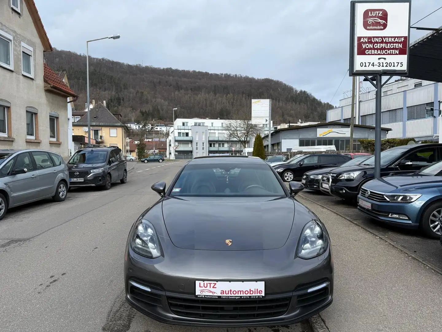Porsche Panamera 4 E-Hybrid Grau - 1
