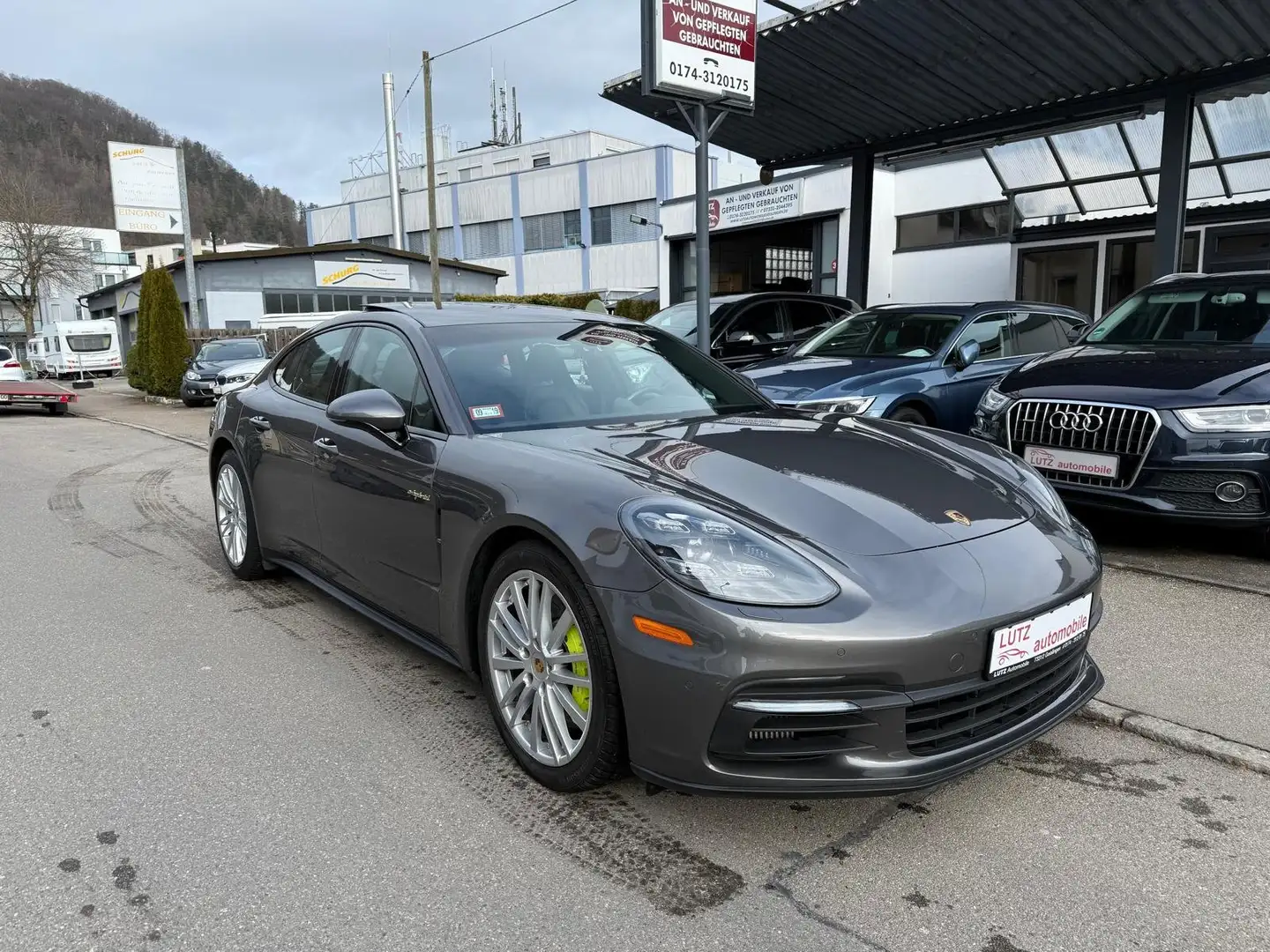 Porsche Panamera 4 E-Hybrid Grau - 2