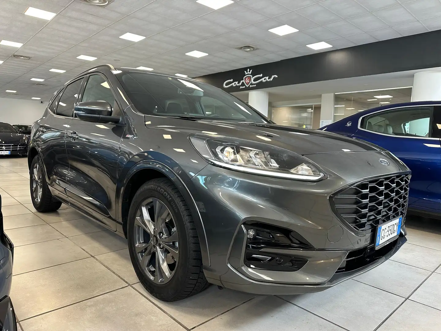 Ford Kuga 2.5 full hybrid ST-Line 2wd 190cv cvt Grijs - 1