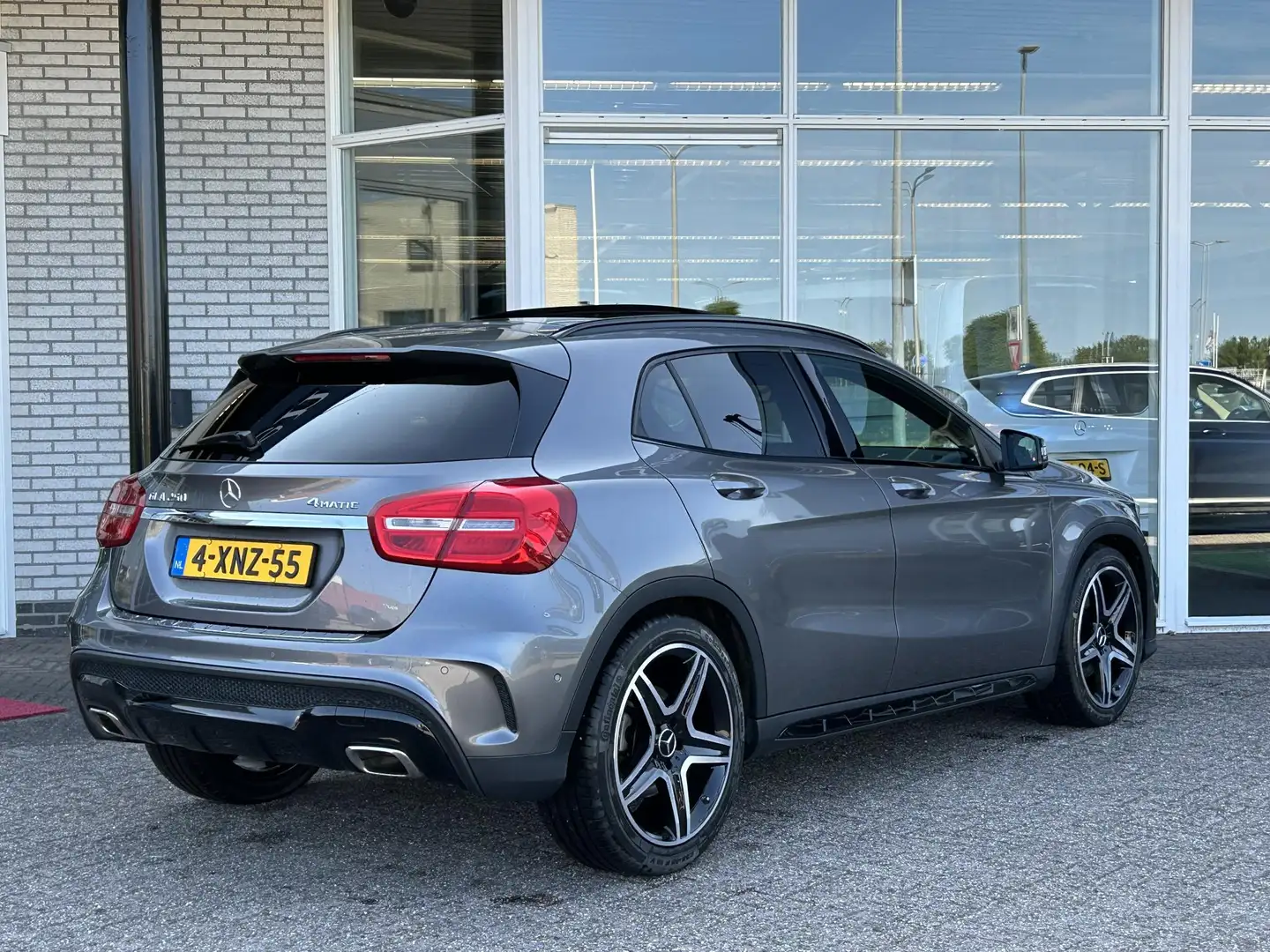 Mercedes-Benz GLA 250 4Matic | AMG | Panoramadak | Distronic+ Gris - 2