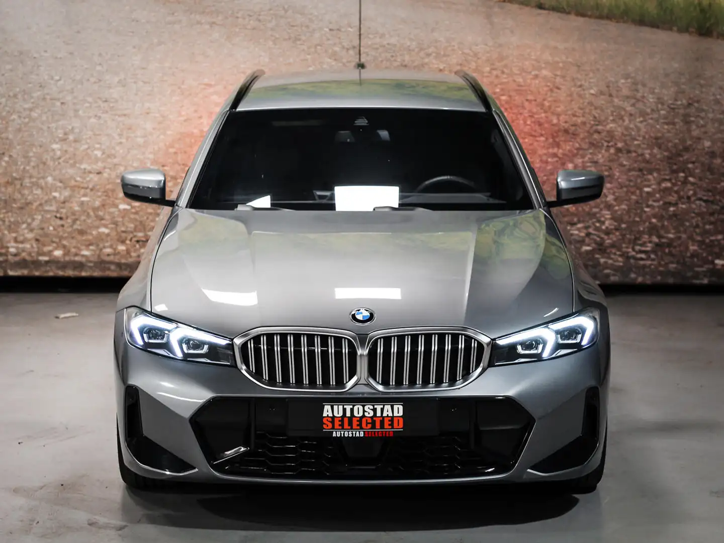 BMW 330 xDrive Touring M-Sport Gri - 2