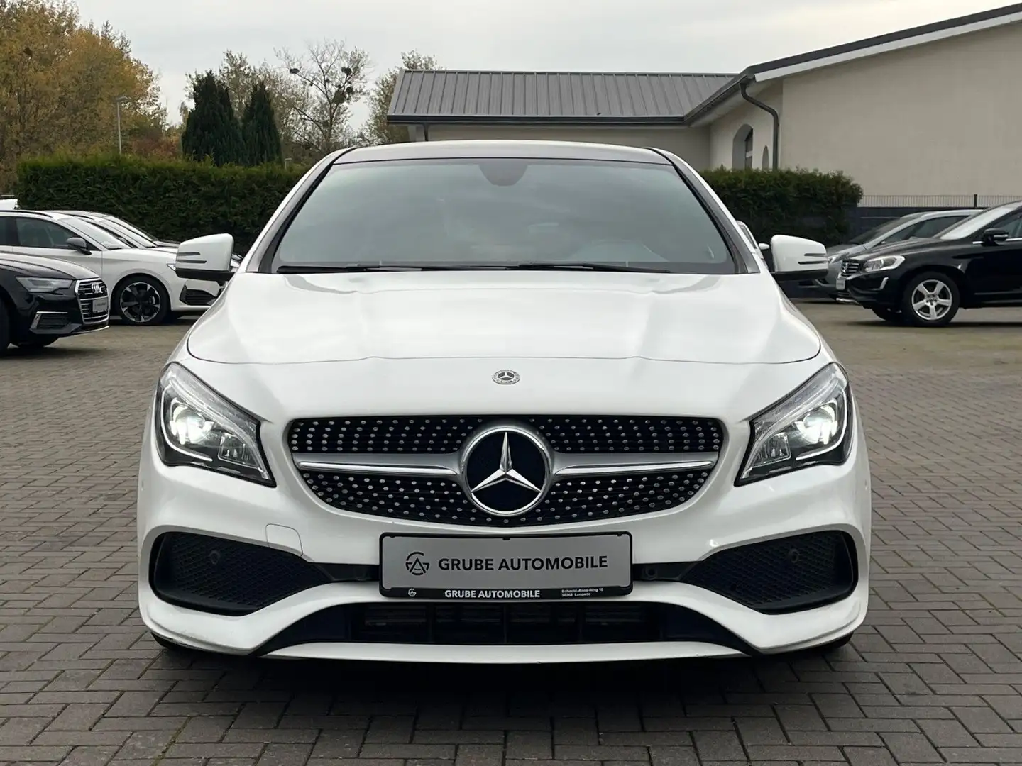 Mercedes-Benz CLA 180 Edition AMG Line LED*PANO*NAV*SHZ Blanc - 2