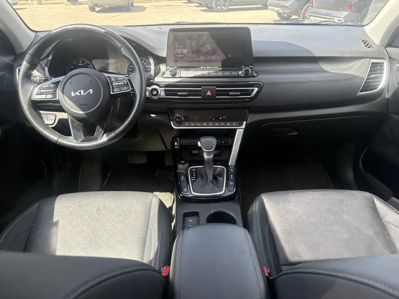 Kia Seltos снимка Kia Seltos