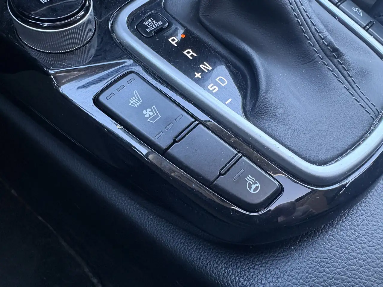 Kia Seltos снимка Kia Seltos