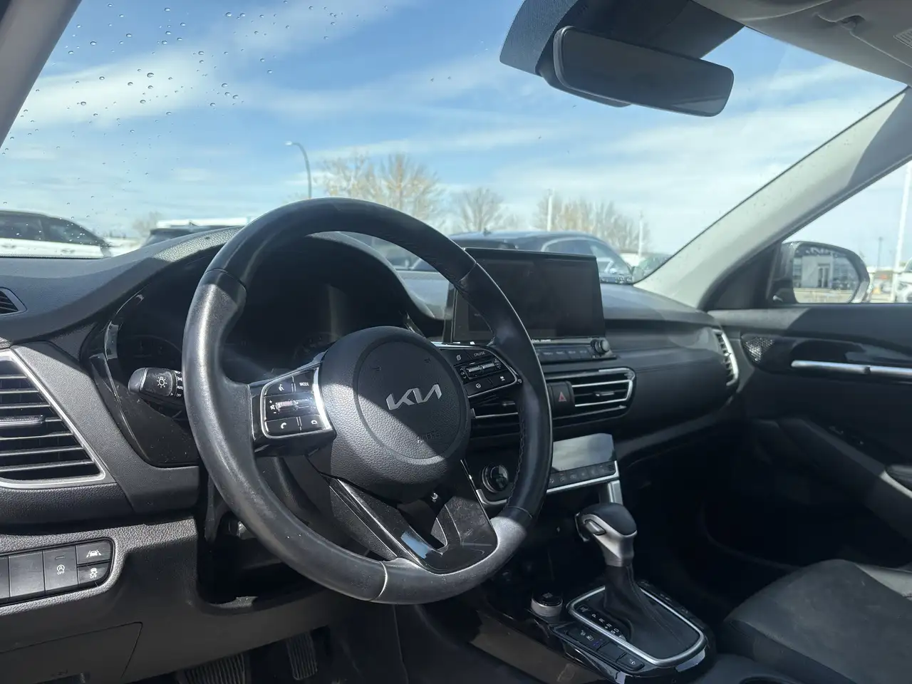 Kia Seltos снимка Kia Seltos