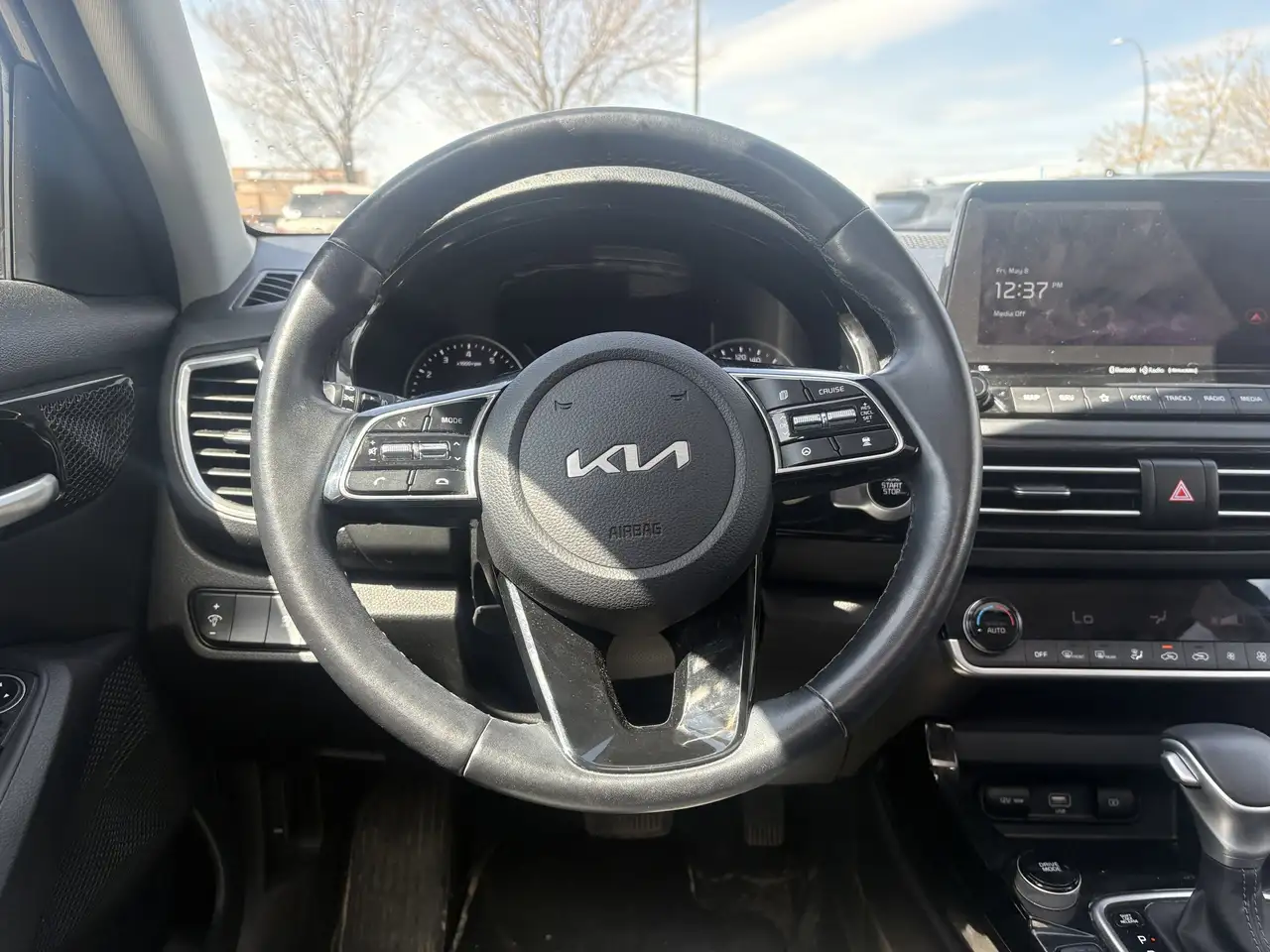 Kia Seltos снимка Kia Seltos