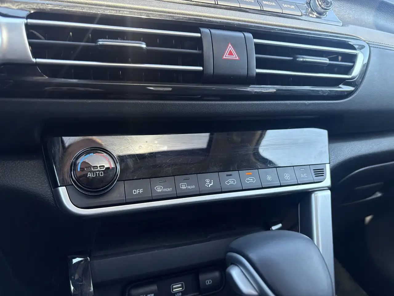 Kia Seltos снимка Kia Seltos