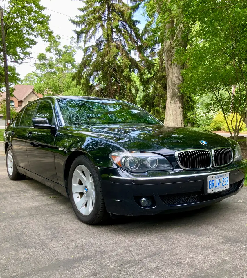 BMW 7 Series снимка BMW 7 Series