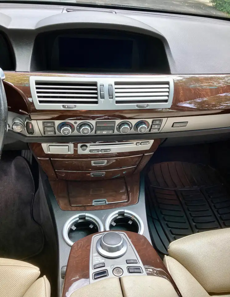 BMW 7 Series снимка BMW 7 Series