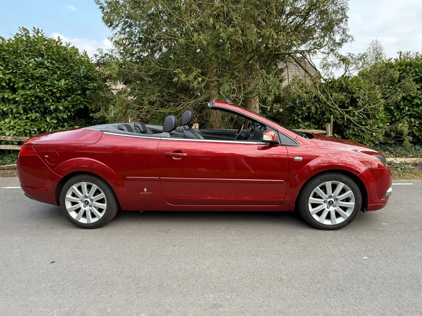 Ford Focus CC Focus 2.0-16V Titanium Rood - 2