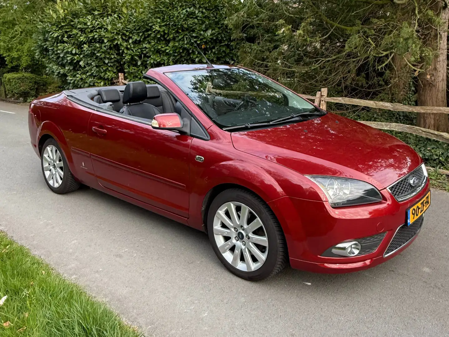 Ford Focus CC Focus 2.0-16V Titanium Rood - 1