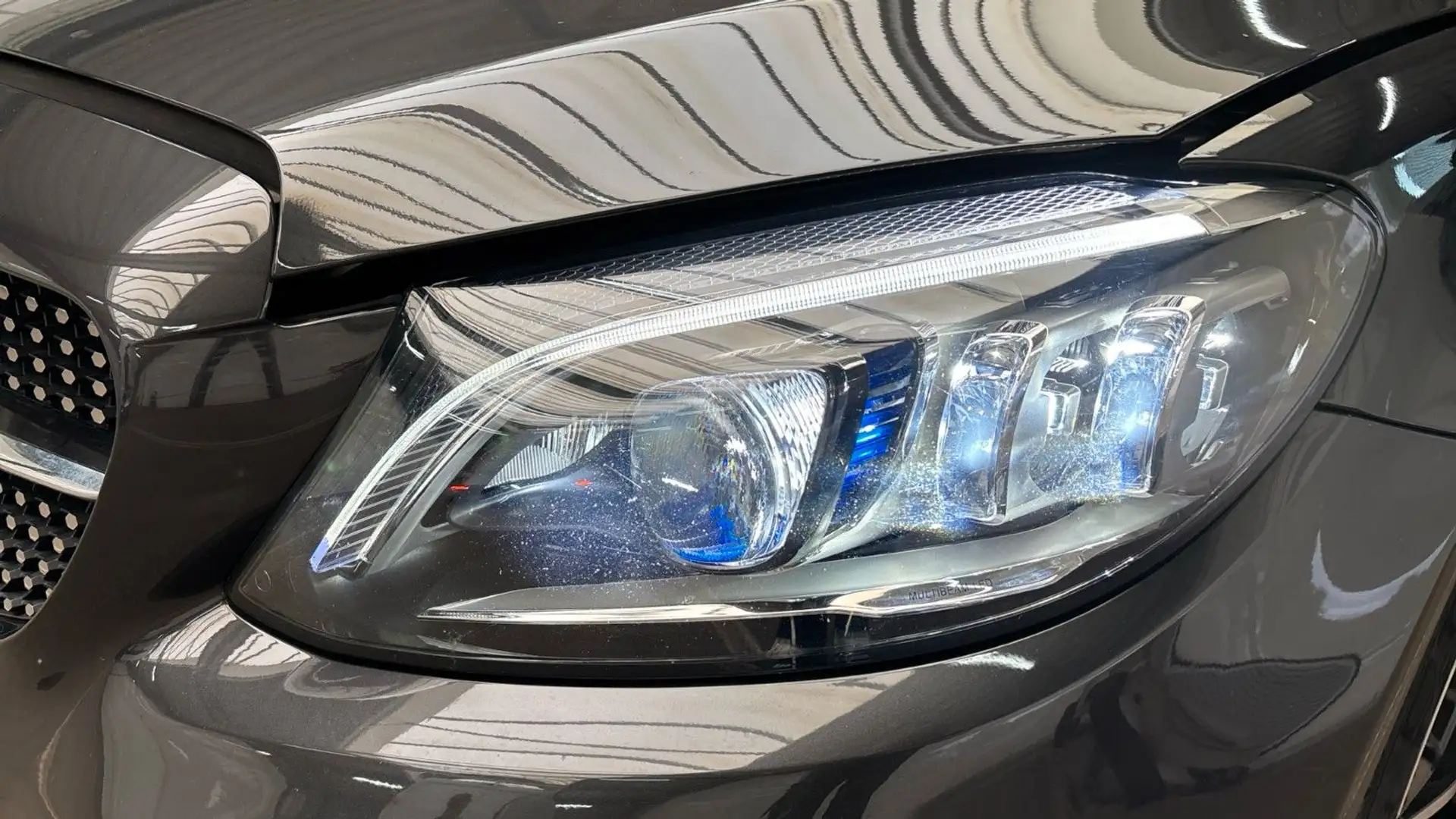 Mercedes-Benz C 300 COUPE AMG Vert - 2