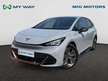 Business Edition 58 kWh (204 pk) /// Zetelverwarming /// Adaptieve cruise controle ///