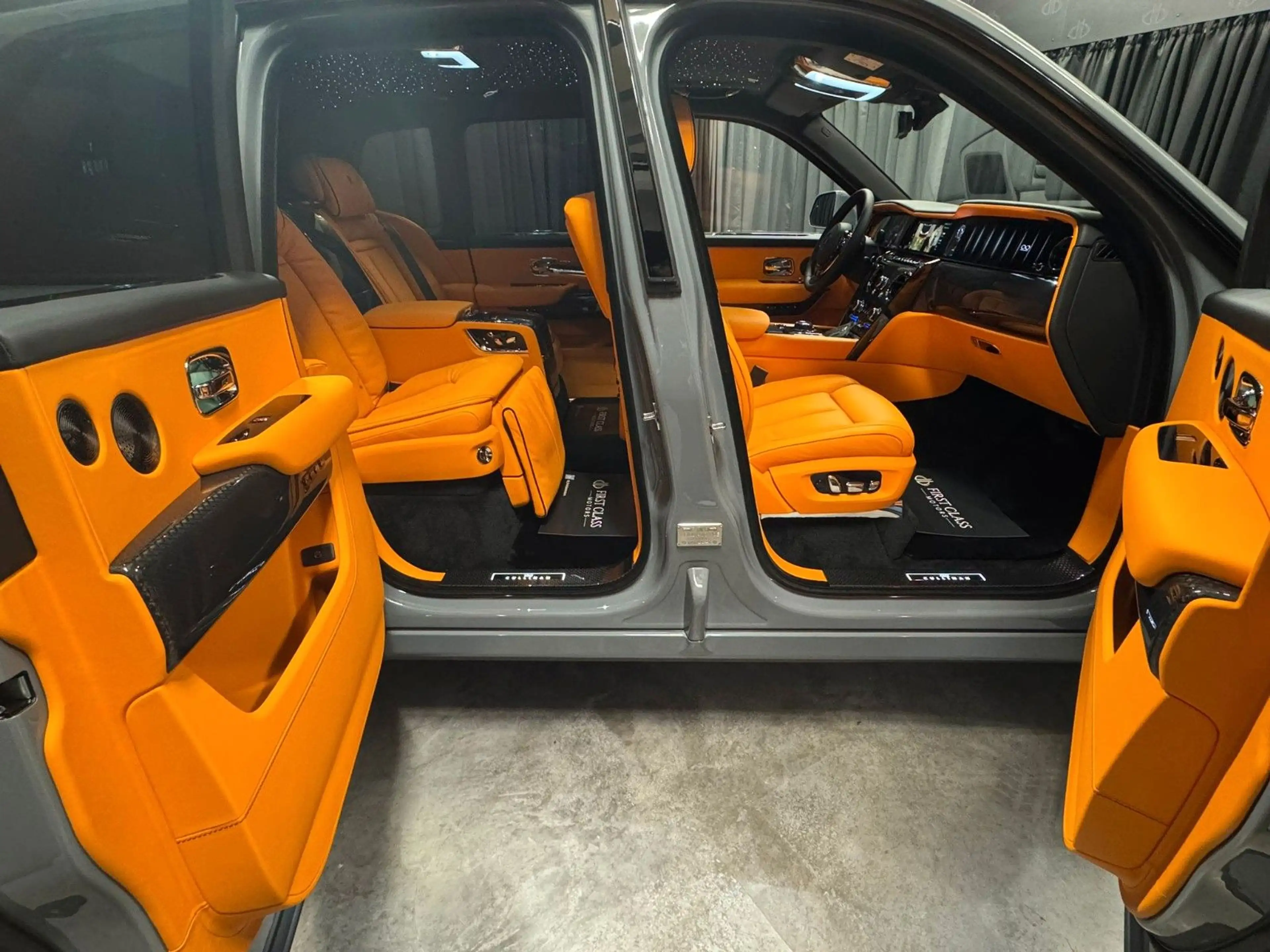 Rolls-Royce Cullinan * Black Badge*MY26 *Footrest* — photo 7