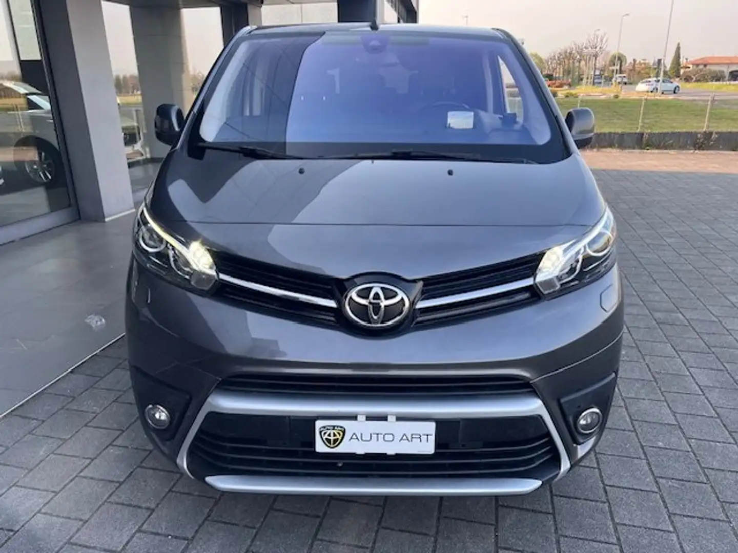 Toyota Proace 2.0 177CV Luxury Grigio - 2