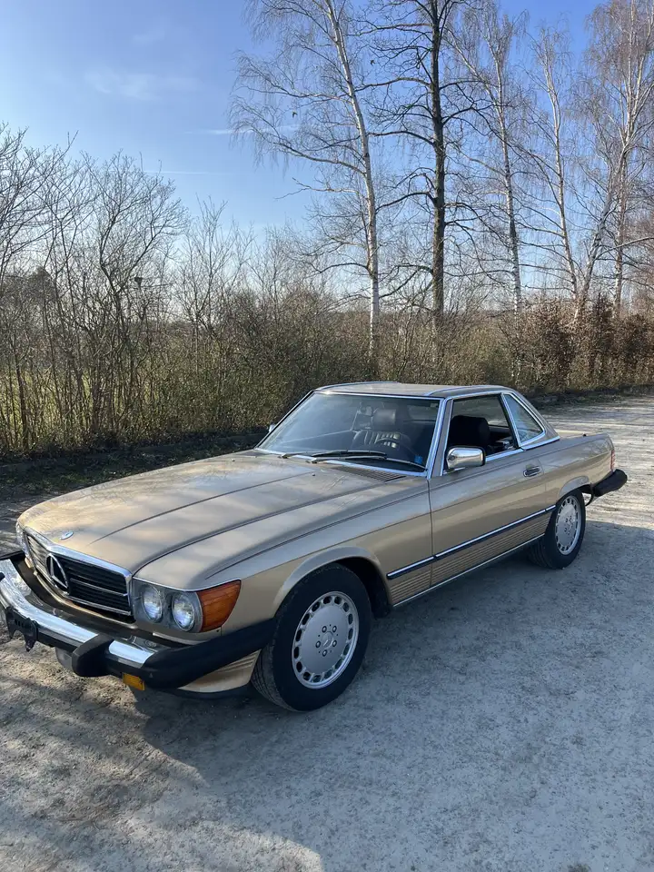 Mercedes-Benz SL 560