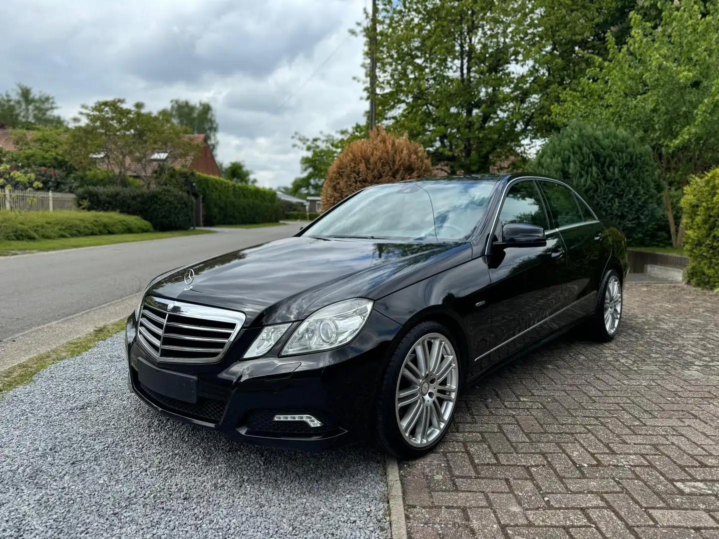 Mercedes-Benz E 220 CDI DPF BlueEFFICIENCY Automatik Elegance - 2