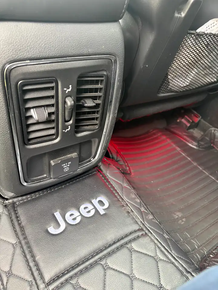 Jeep Grand Cherokee fotografie Jeep Grand Cherokee