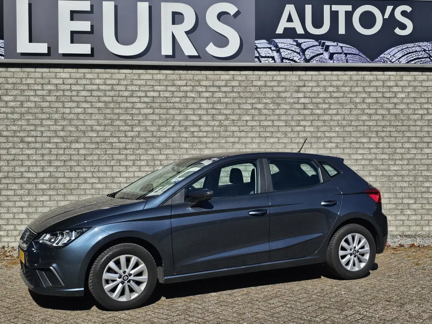 SEAT Ibiza 1.0 MPI Reference Airco/Pdc/Navi Grijs - 1