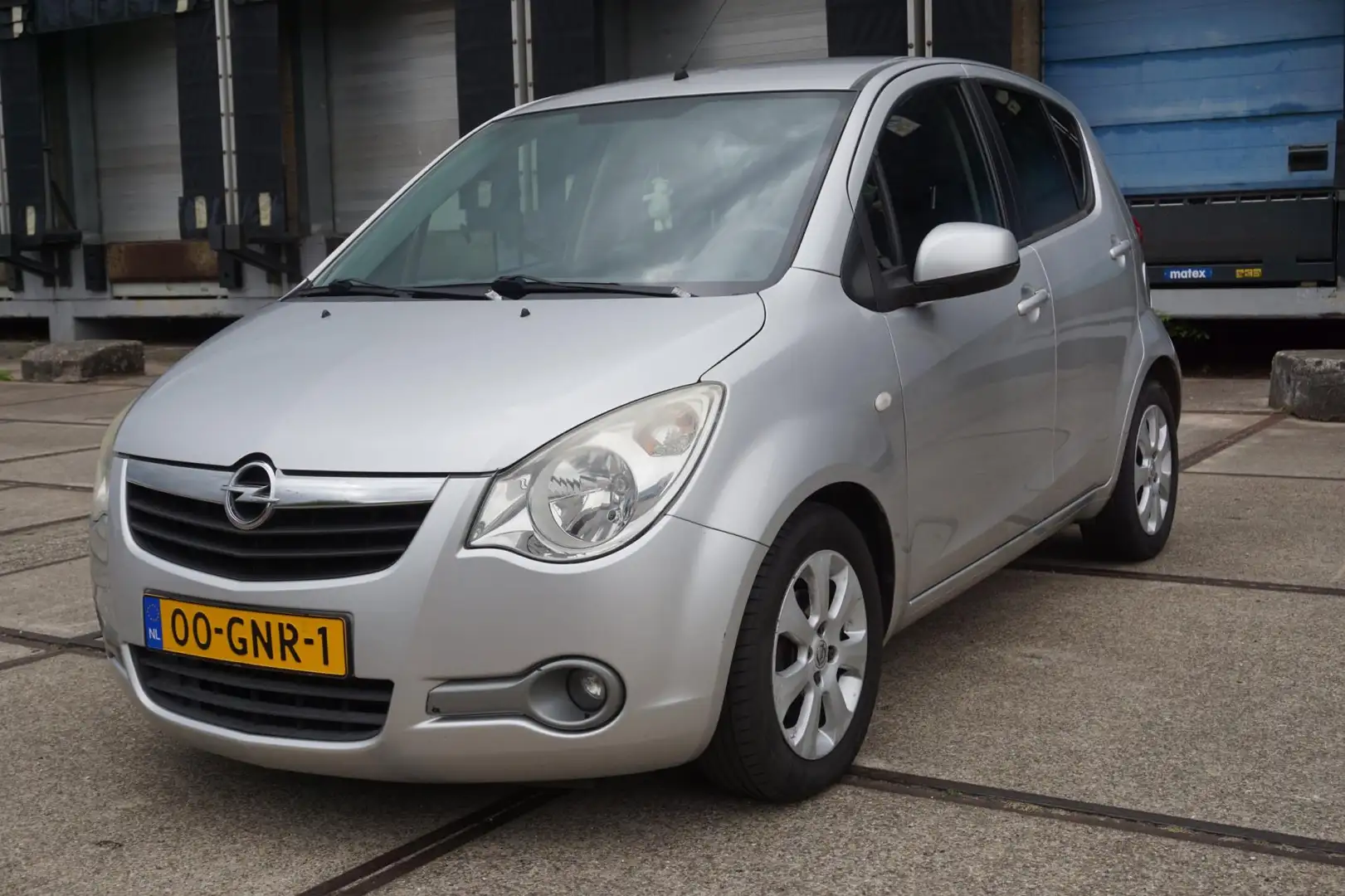 Opel Agila 1.0 Enjoy Grijs - 2
