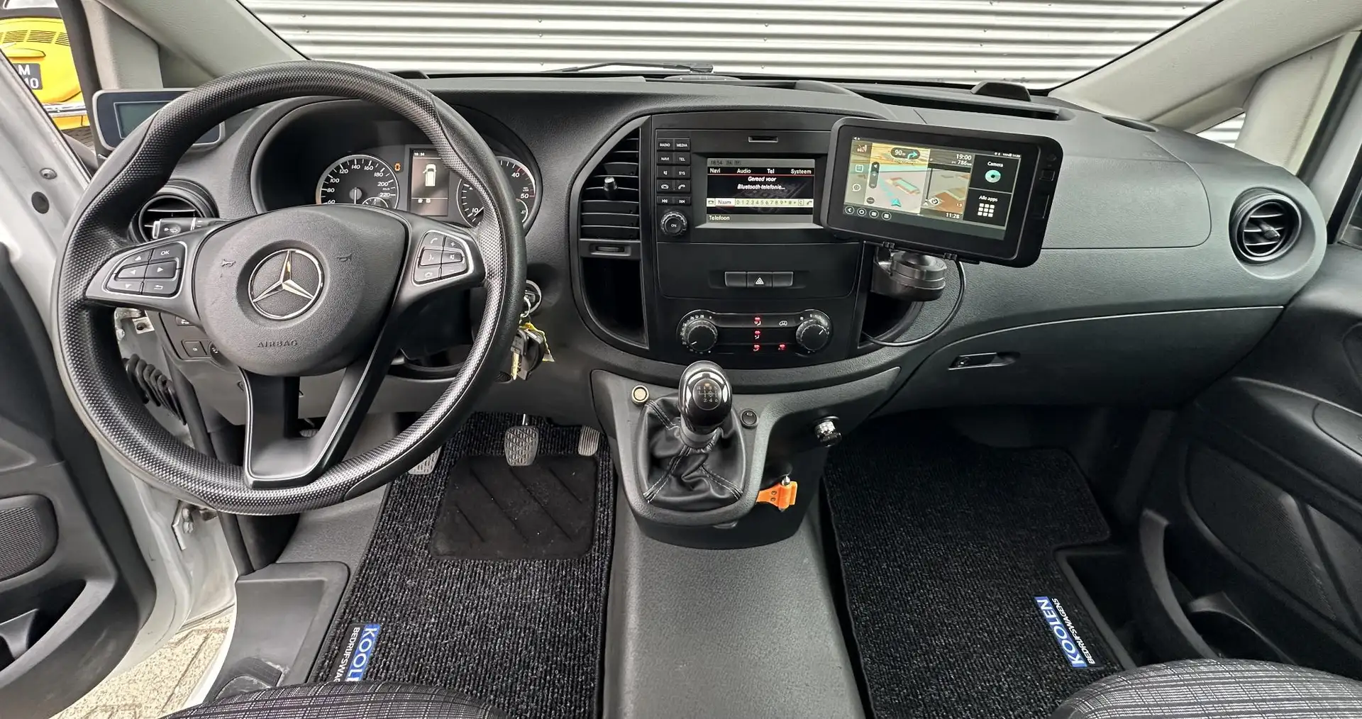 Mercedes-Benz Vito 111 CDI Lang Airco Trekhaak in supermooie goede st Wit - 2
