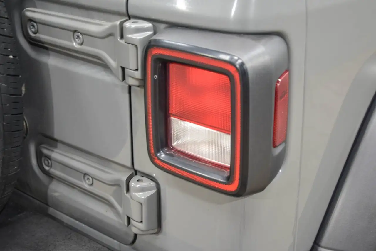 Jeep Wrangler снимка Jeep Wrangler