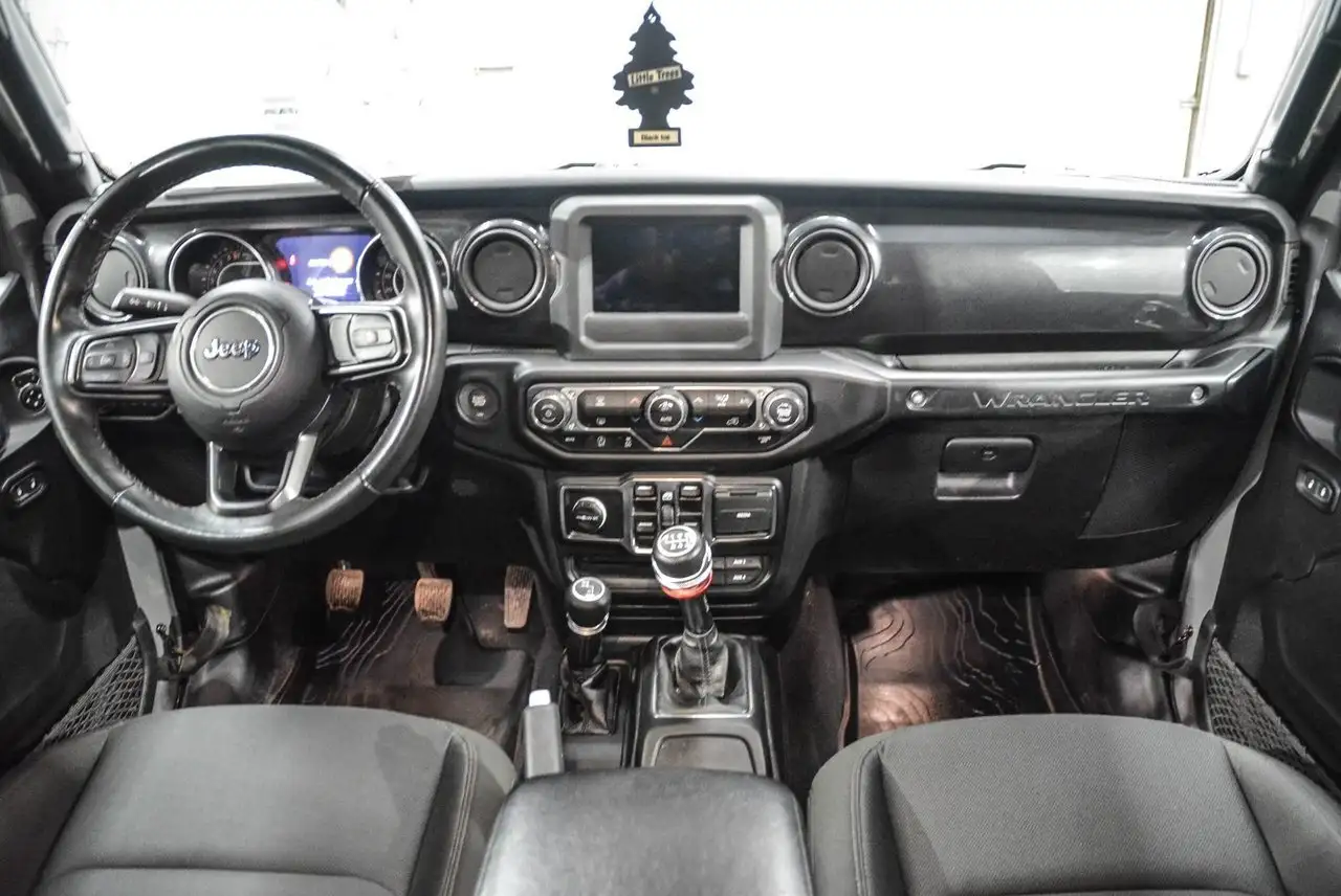 Jeep Wrangler снимка Jeep Wrangler