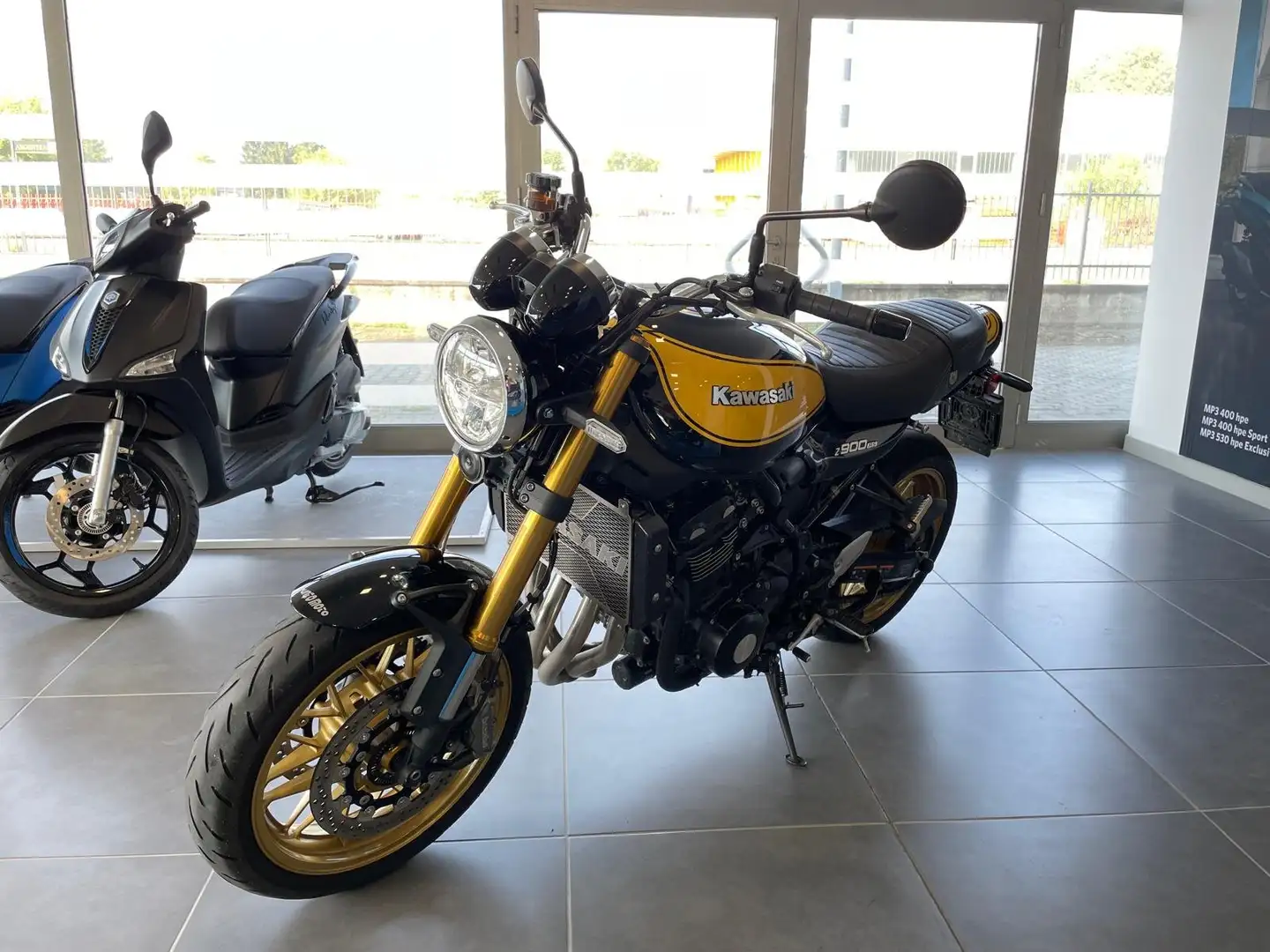 Kawasaki Z900RS 111CV, SOLO 9.900KM, 12 MESI DI GARANZIA Zwart - 1