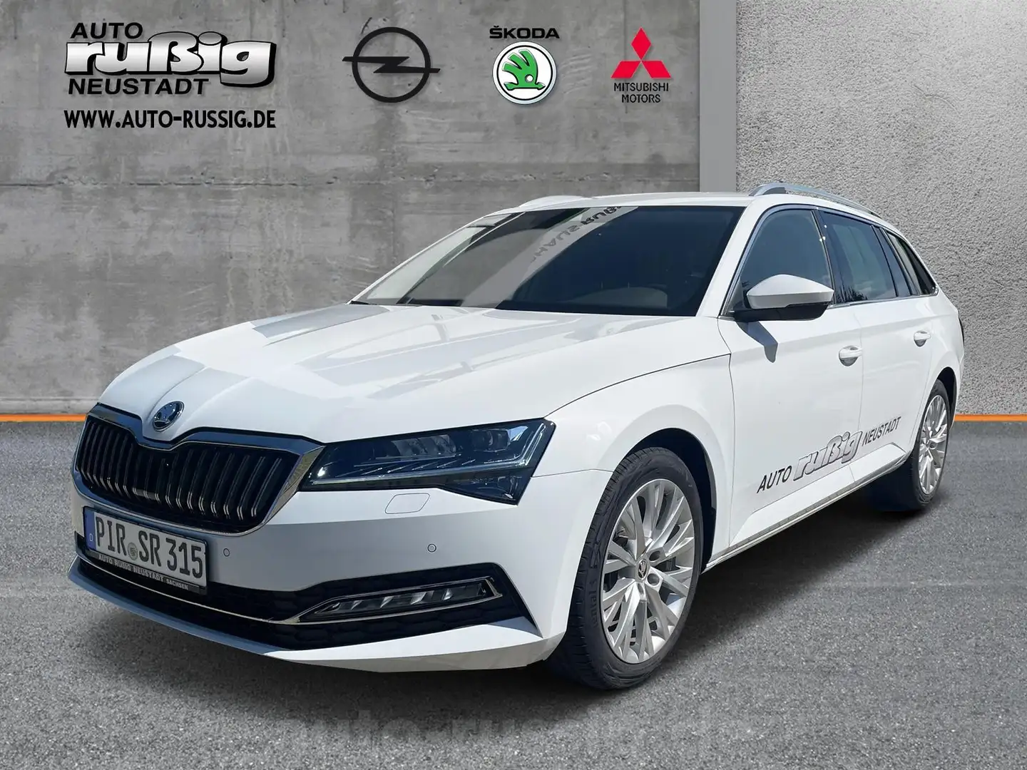Skoda Superb Combi 2.0 TDI 7 Gang DSG,NAVI,Kamera,AHZV Weiß - 1