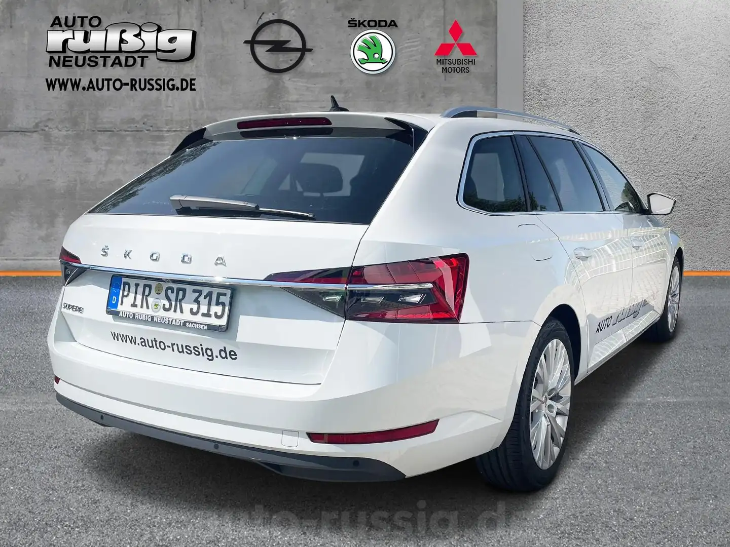 Skoda Superb Combi 2.0 TDI 7 Gang DSG,NAVI,Kamera,AHZV Weiß - 2