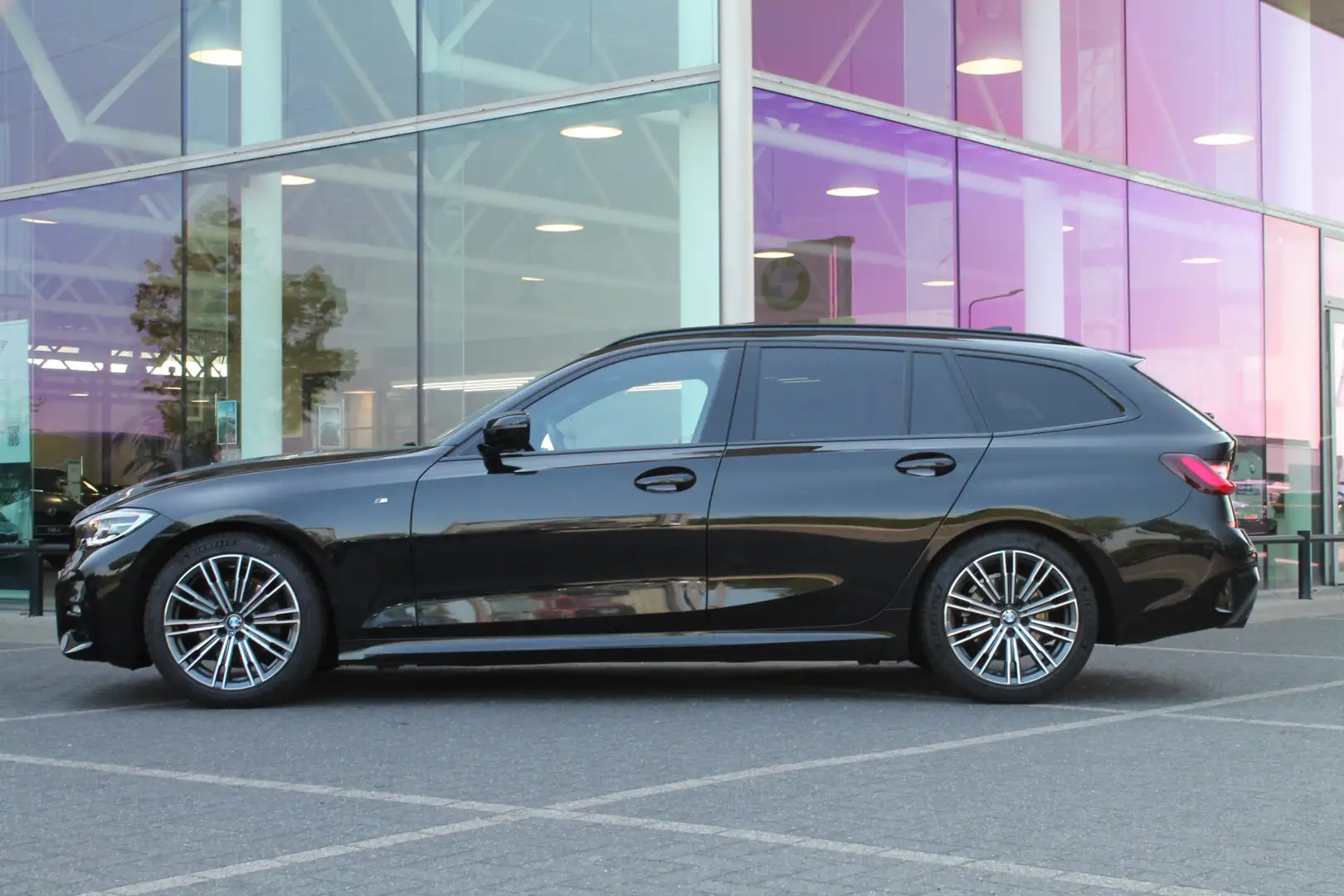 BMW 320 3 Serie Touring 320i Executive M Sport Automaat / Noir - 2