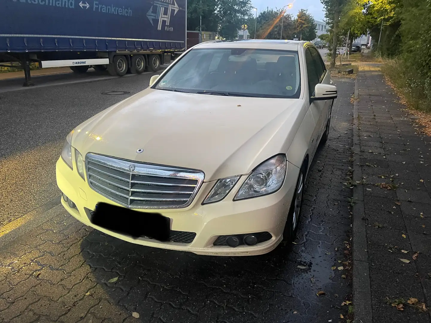 Mercedes-Benz E 200 E 200 CDI BlueEfficiency (212.005) TAXI Beige - 2
