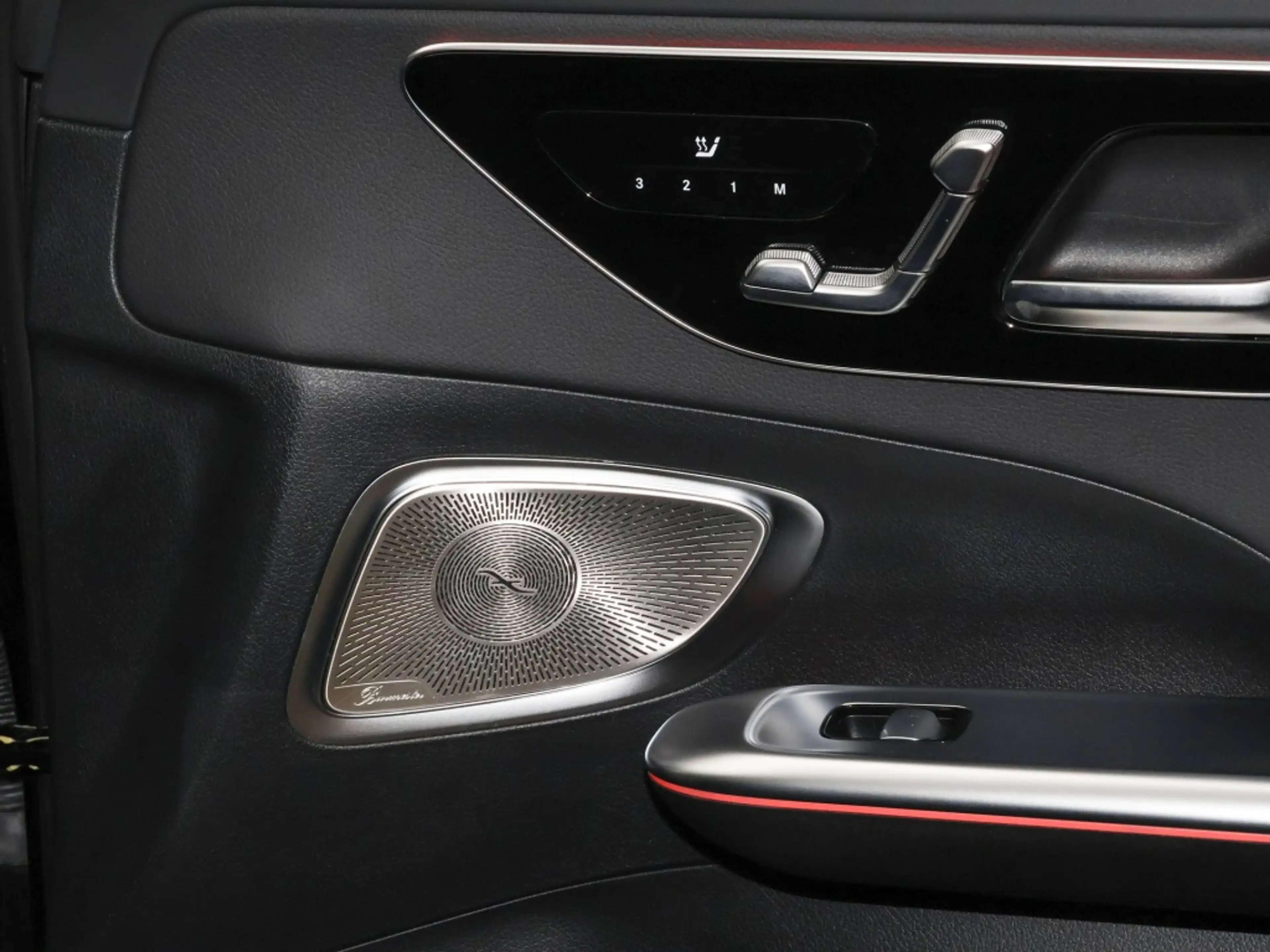 Mercedes-Benz C 300 d 4M AMG-Sport/360/Pano/Burm/AHK/Distr/18" — photo 8