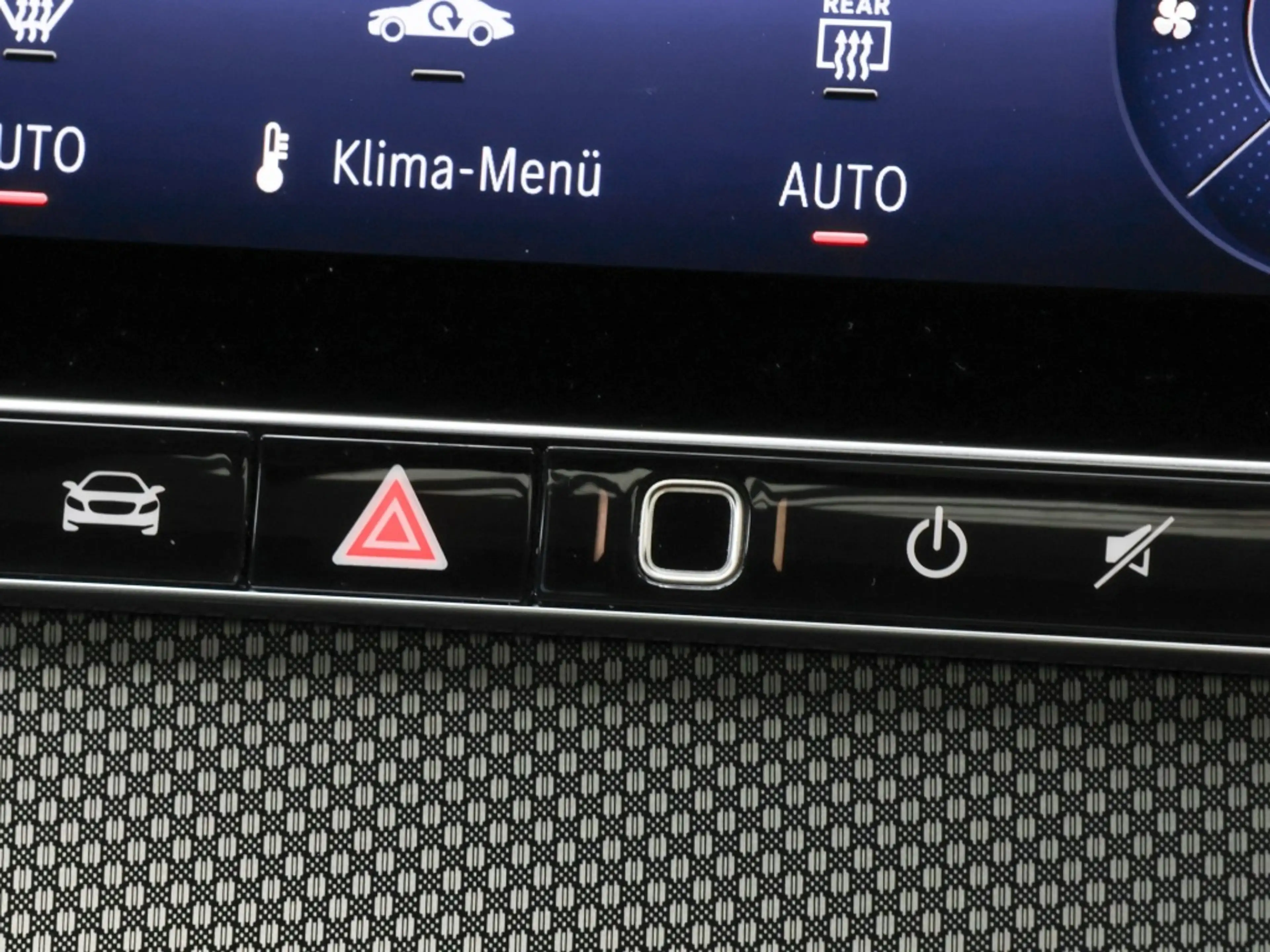 Mercedes-Benz C 300 d 4M AMG-Sport/360/Pano/Burm/AHK/Distr/18" — photo 12