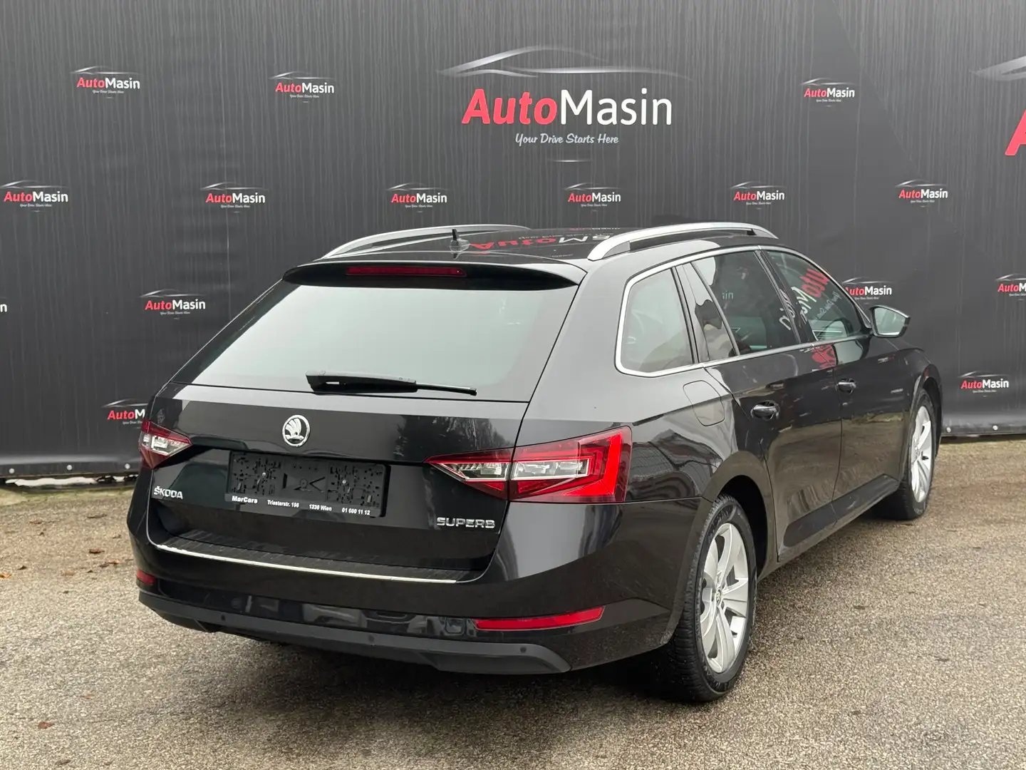 Skoda Superb Superb Kombi 2,0 TDI Ambition DSG Schwarz - 2