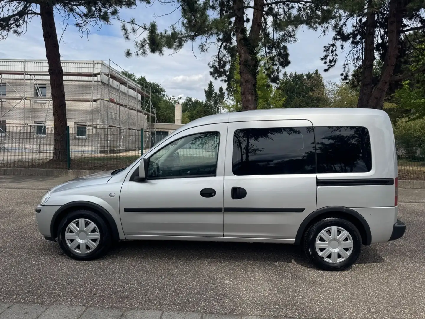 Opel Combo Edition TÜV Inspk.NEU Garantie 5-Sitzer Argent - 2