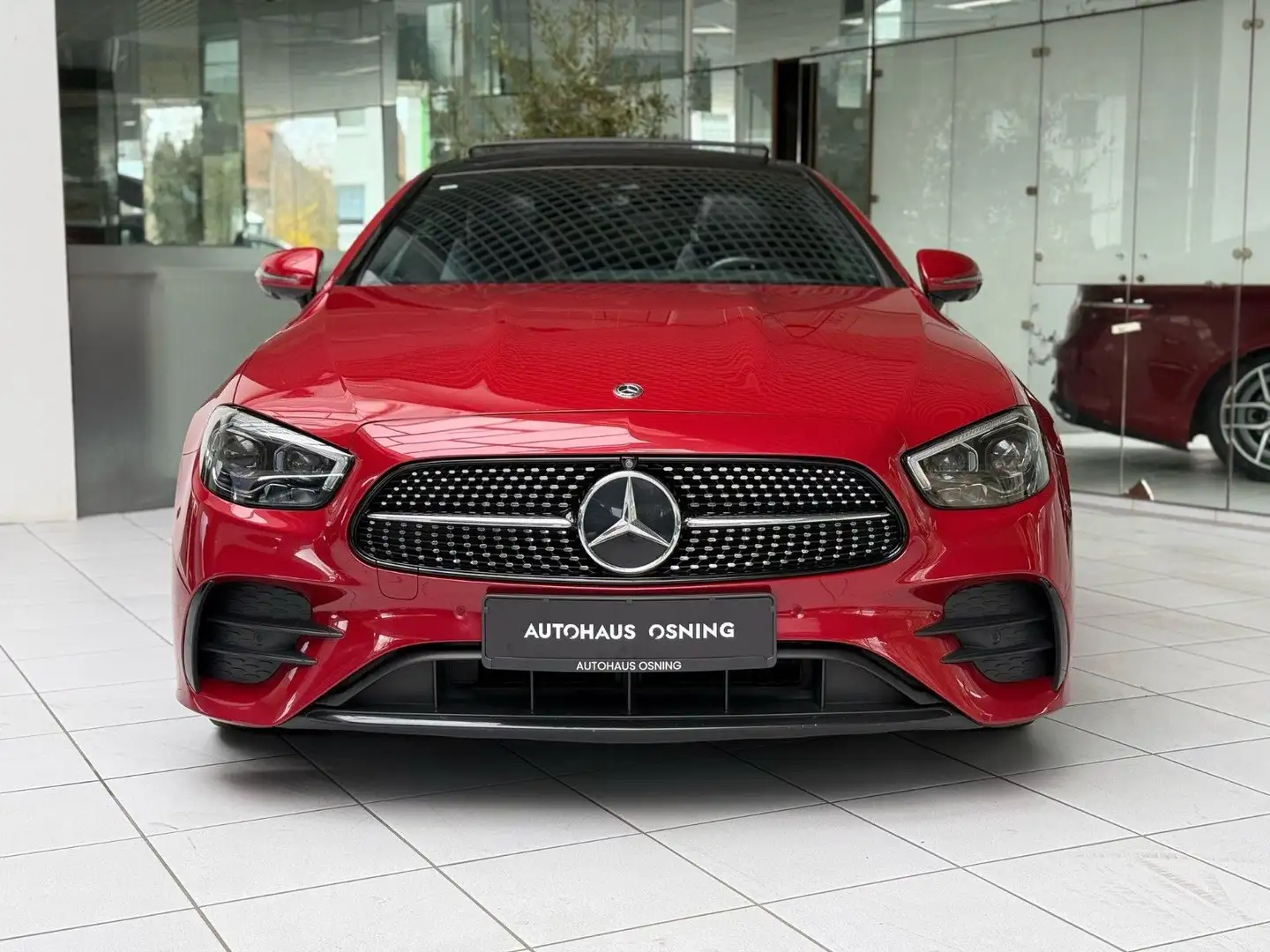 Mercedes-Benz E 200 4M AMG COUPE PANO 360 WIDESCREEN BUM MEMOR Rot - 2