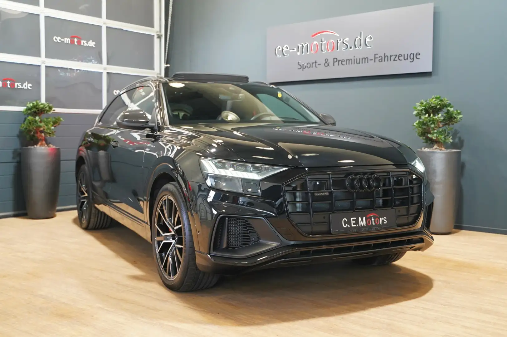 Audi Q8 Q8 60 3.0TFSIe quattro competition plus PANO*ACC Schwarz - 2