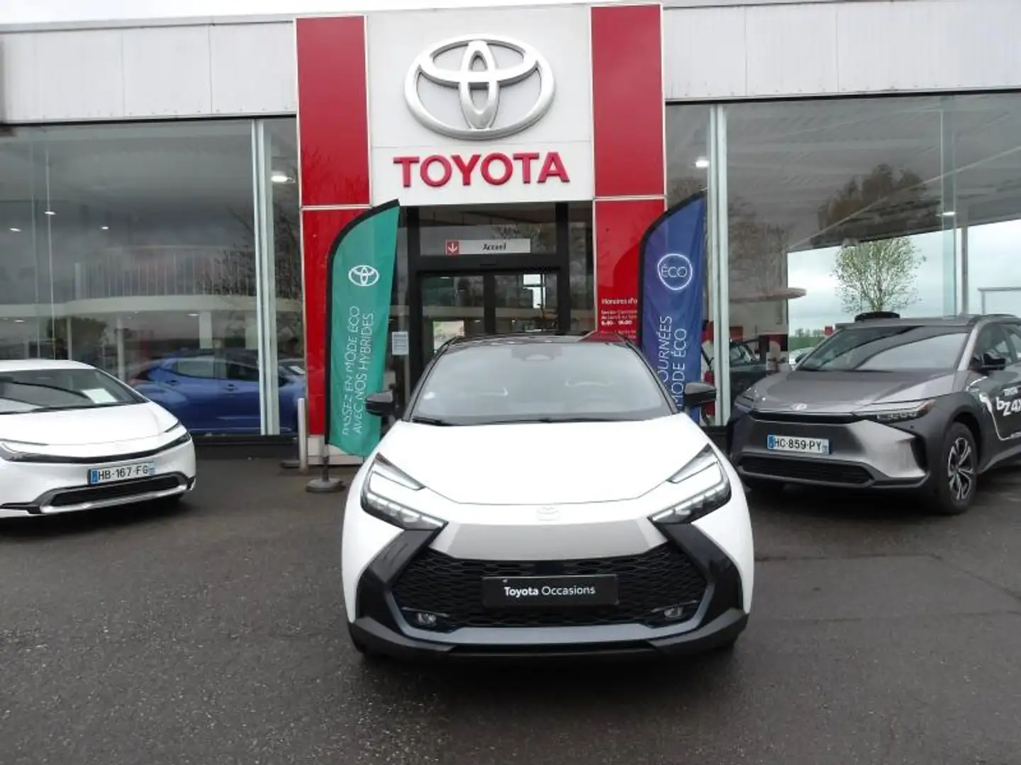 Toyota C-HR 2.0 Hybride Rechargeable 225ch Collection NG23 Blanc - 2