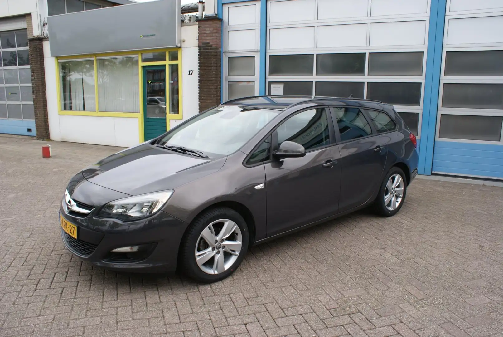 Opel Astra Sports Tourer 1.4 Turbo Berlin plus set winter ban Grijs - 1