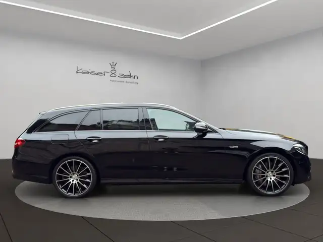 Mercedes-Benz E-Class view 5