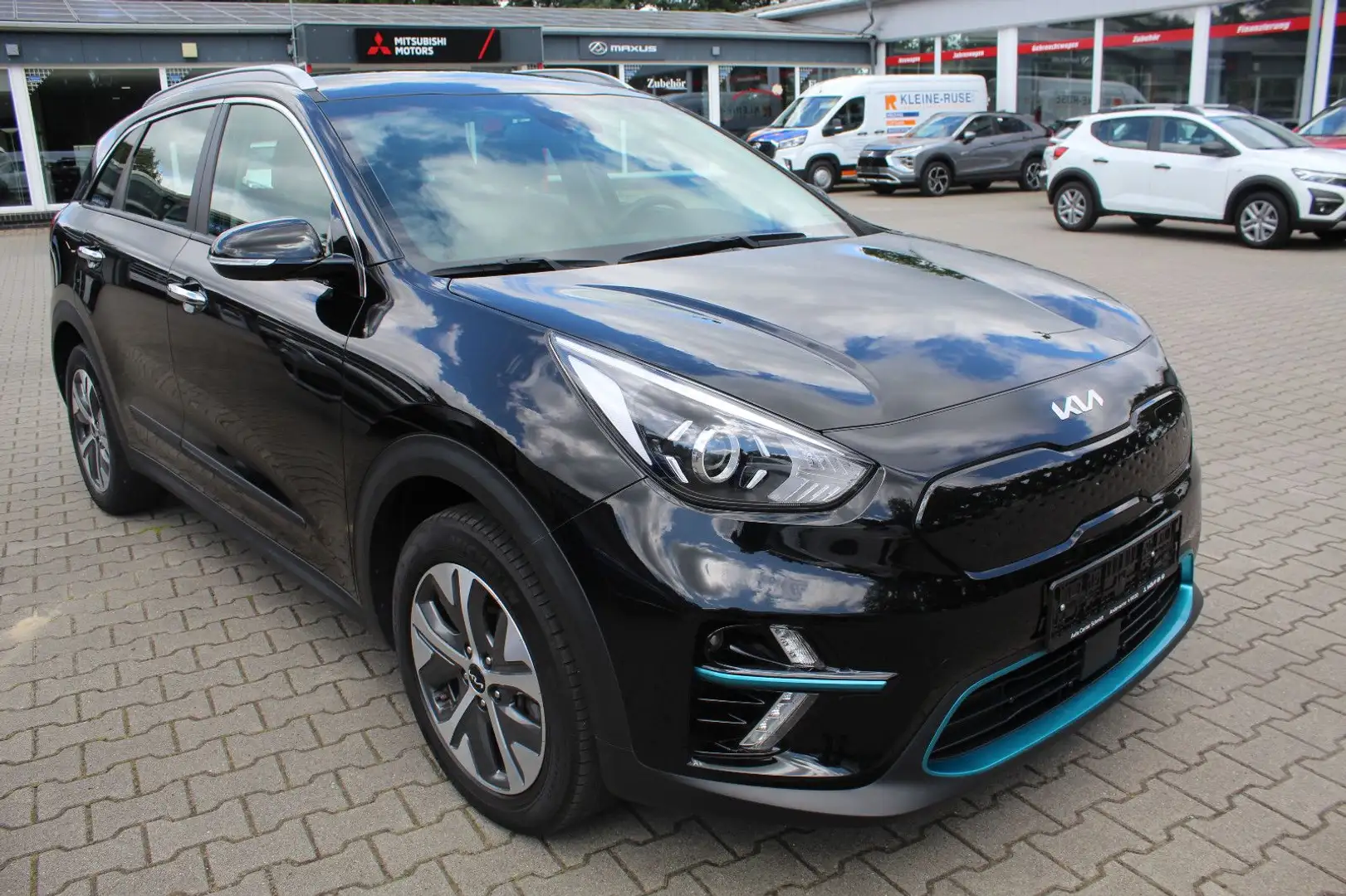 Kia Niro e-Niro Vision (On-Board-Lader 3-Phasen) Schwarz - 2