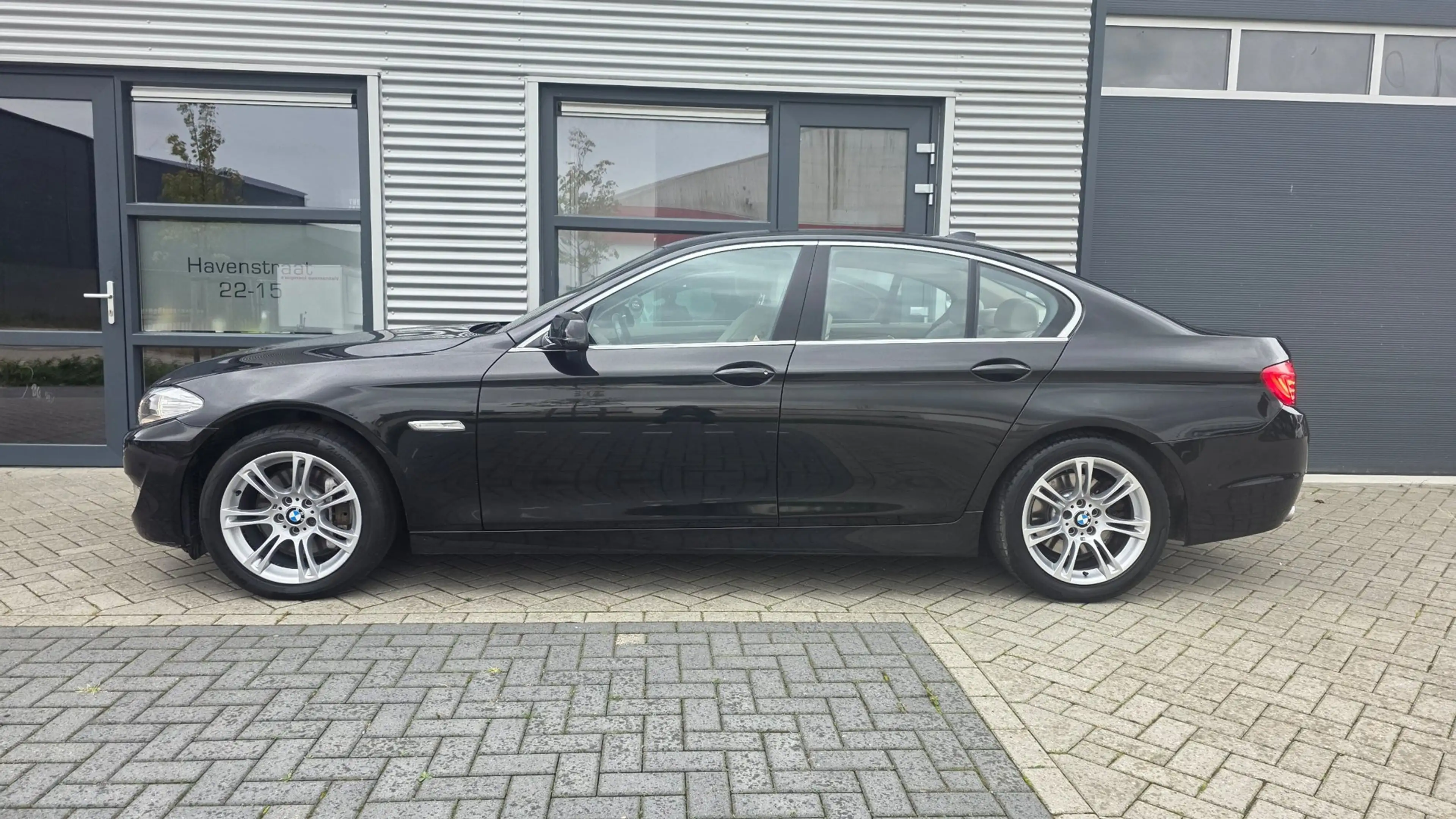 BMW 528 5-serie 528i — photo 2