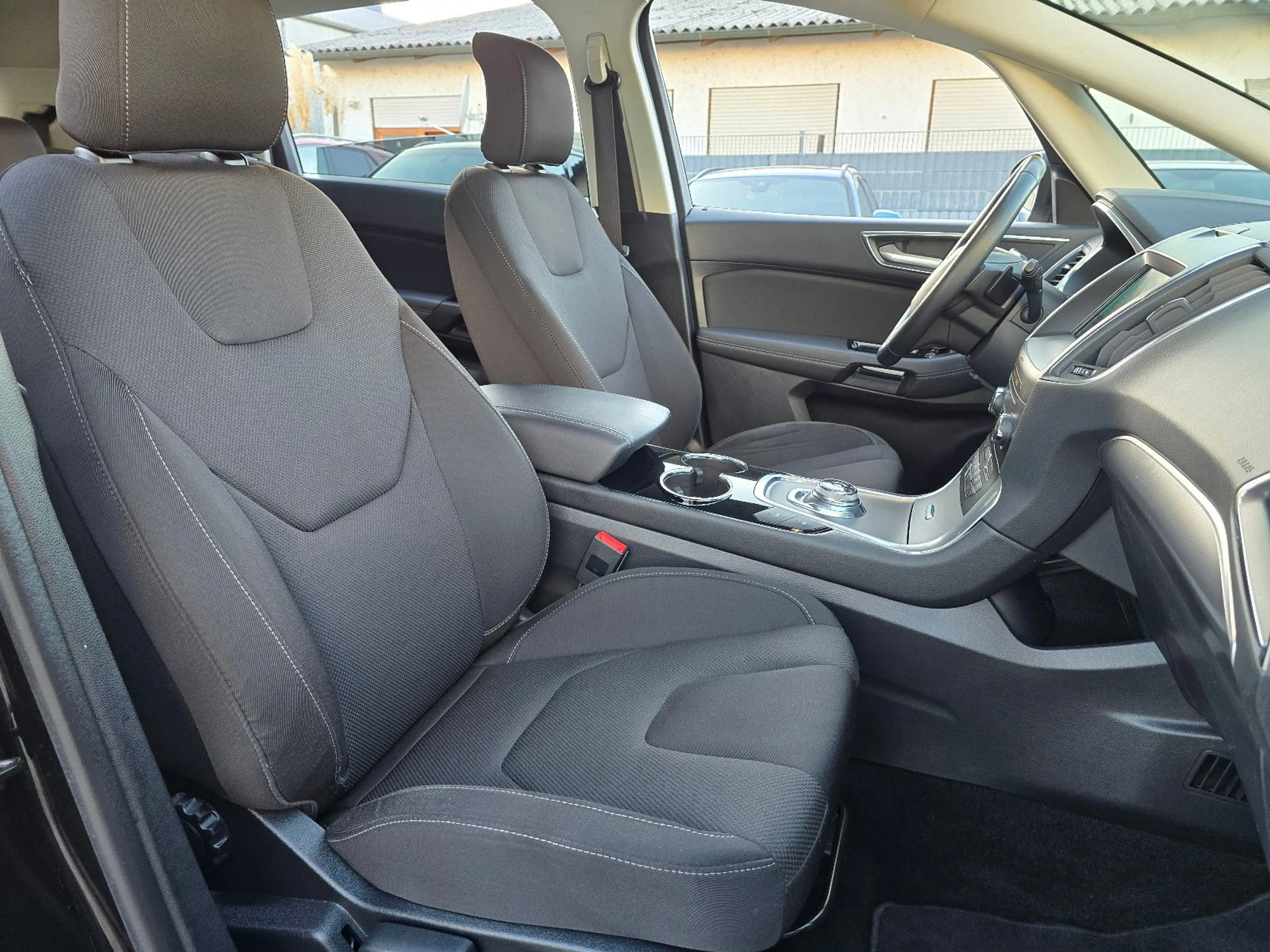 Ford S-Max 2.0 Titanium*Navi*LED*7-Sitzer* — photo 14