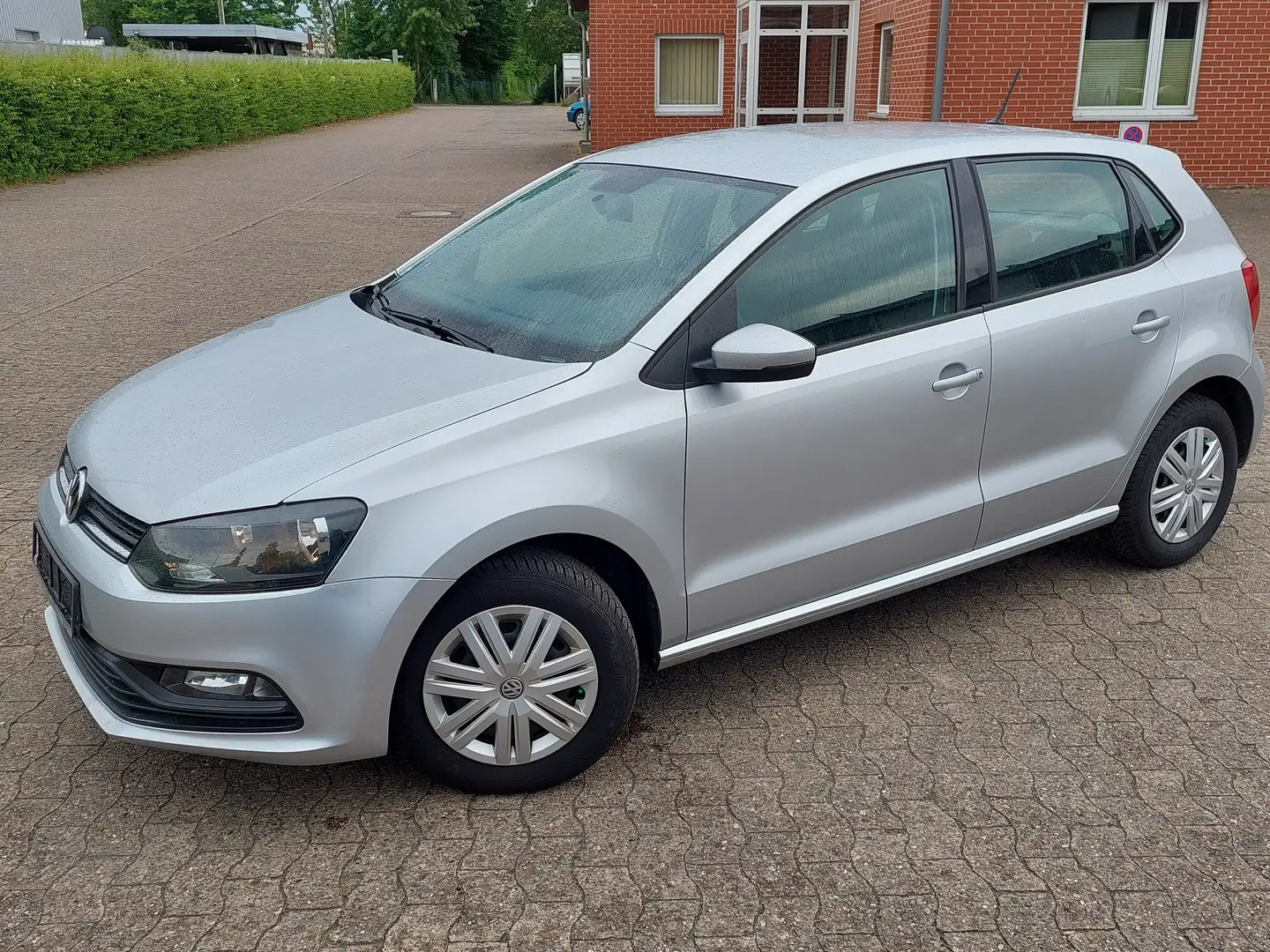 Volkswagen Polo 6R,1 Hand,GJReifen,Klima,e.FH,ZV,Tüv 01/2027 Silber - 1